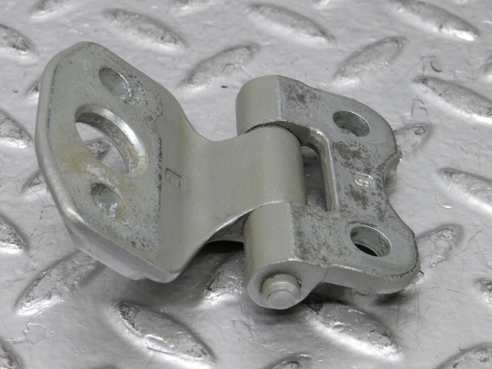 24872 Mercedes-Benz W140 S320 Left Door Hinges Pair