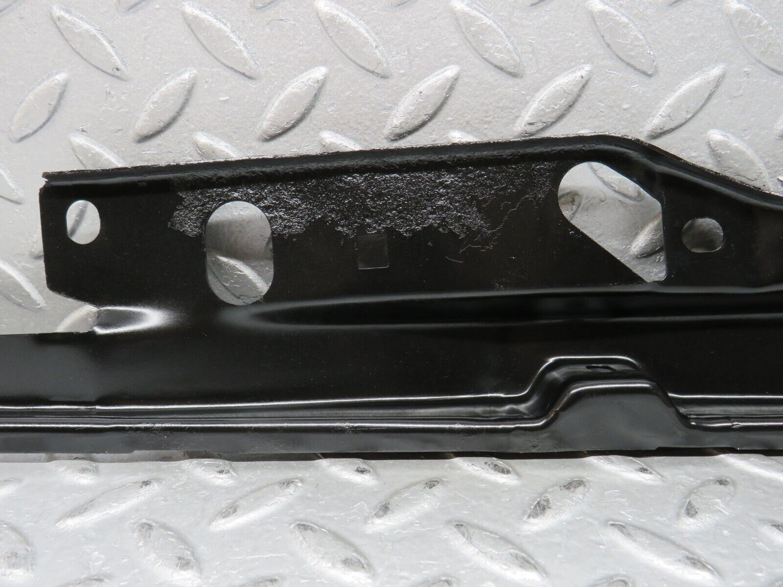 37788 Mercedes-Benz A124 320E Cabrio Rear Right Window Upper Support Bracket