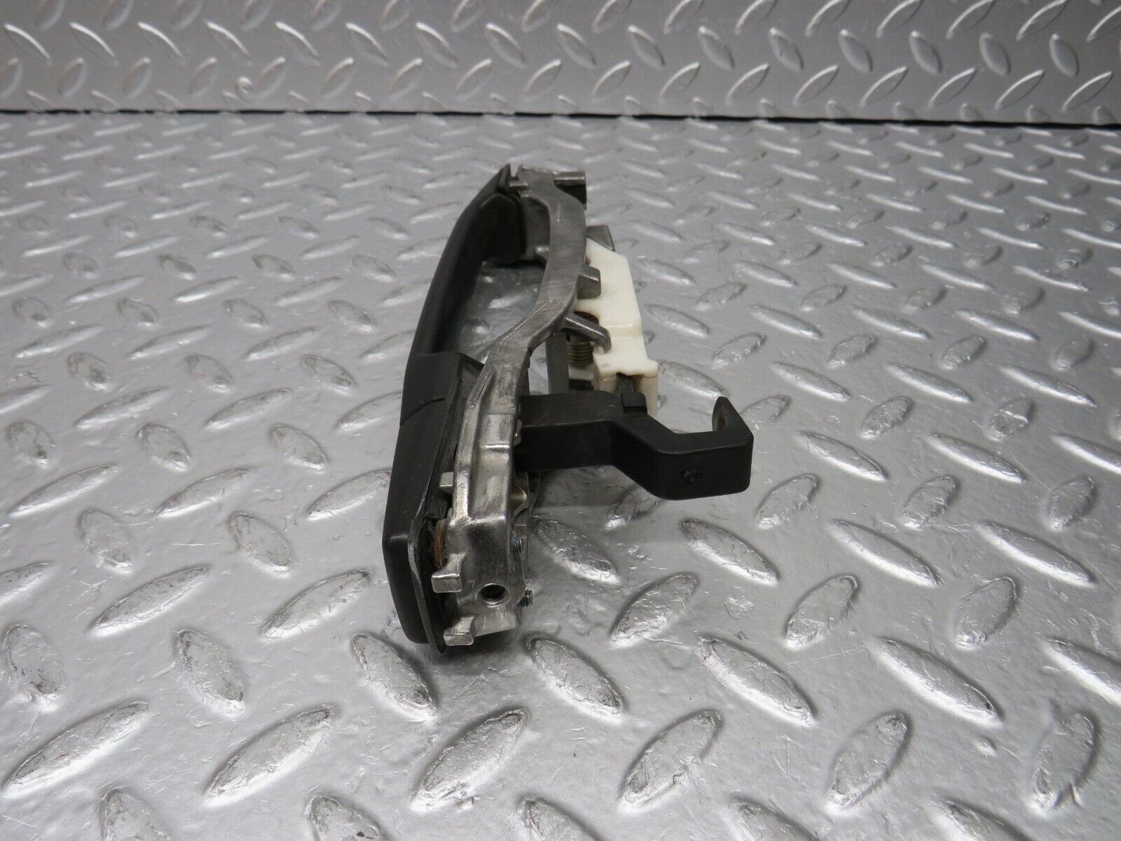 31372 Mercedes-Benz S124 220TE Rear Right Exterior Door Handle