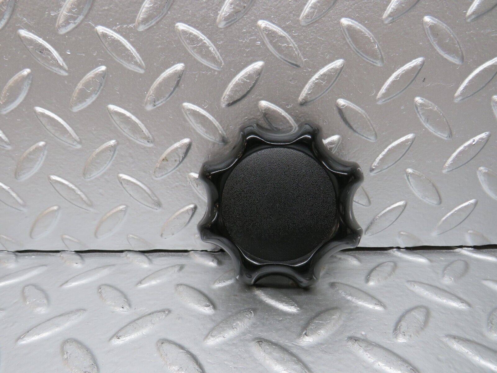 25580 Mercedes-Benz W123 200 Seat Backrest Recline Handle Knob 0009181026