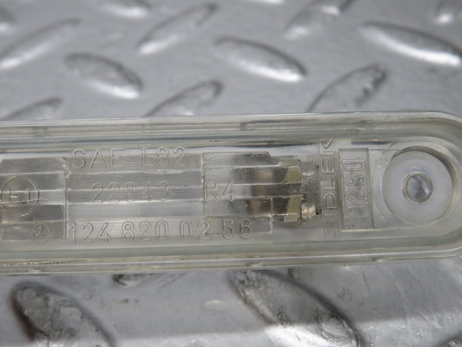 29556 Mercedes-Benz W124 230E Rear License Plate Light 1248200256
