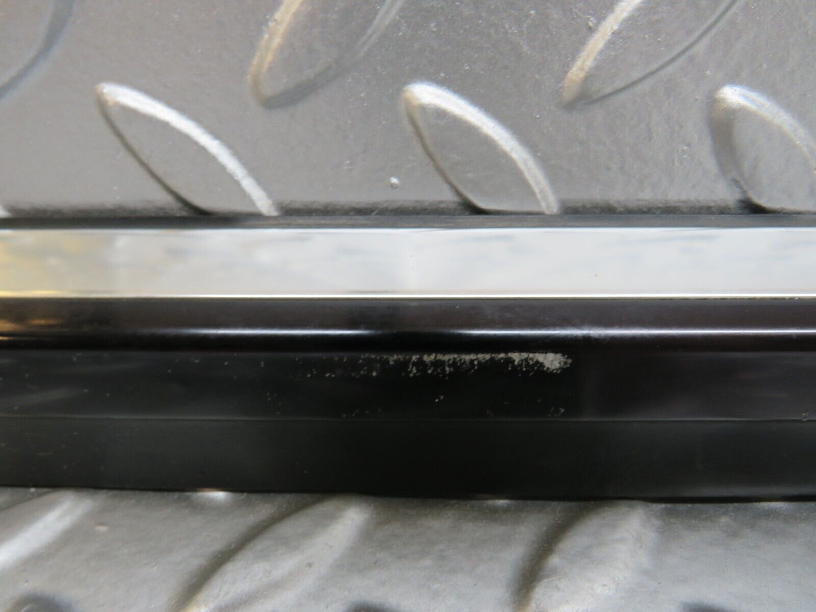 24887 Mercedes-Benz W140 S320 Front Right Door Chrome Moulding Trim