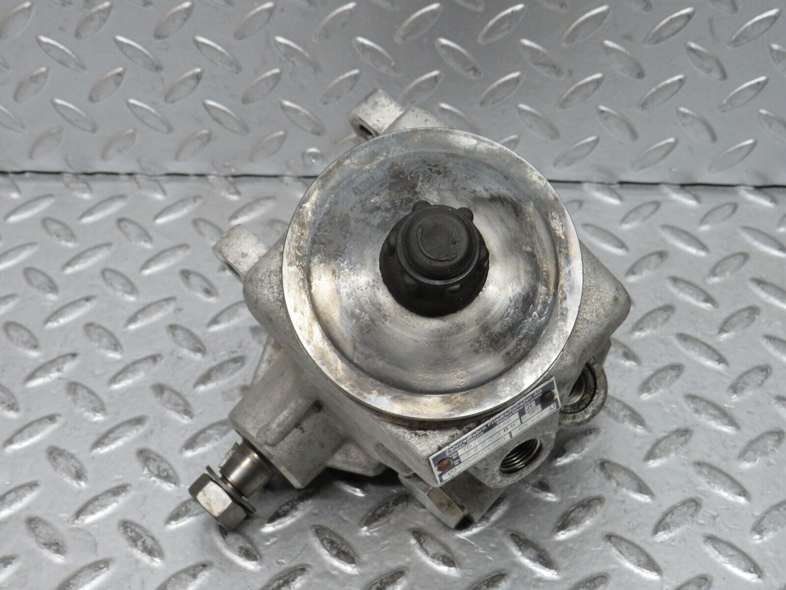 28706 Mercedes-Benz W123 230E Power Steering Pump 1264601380