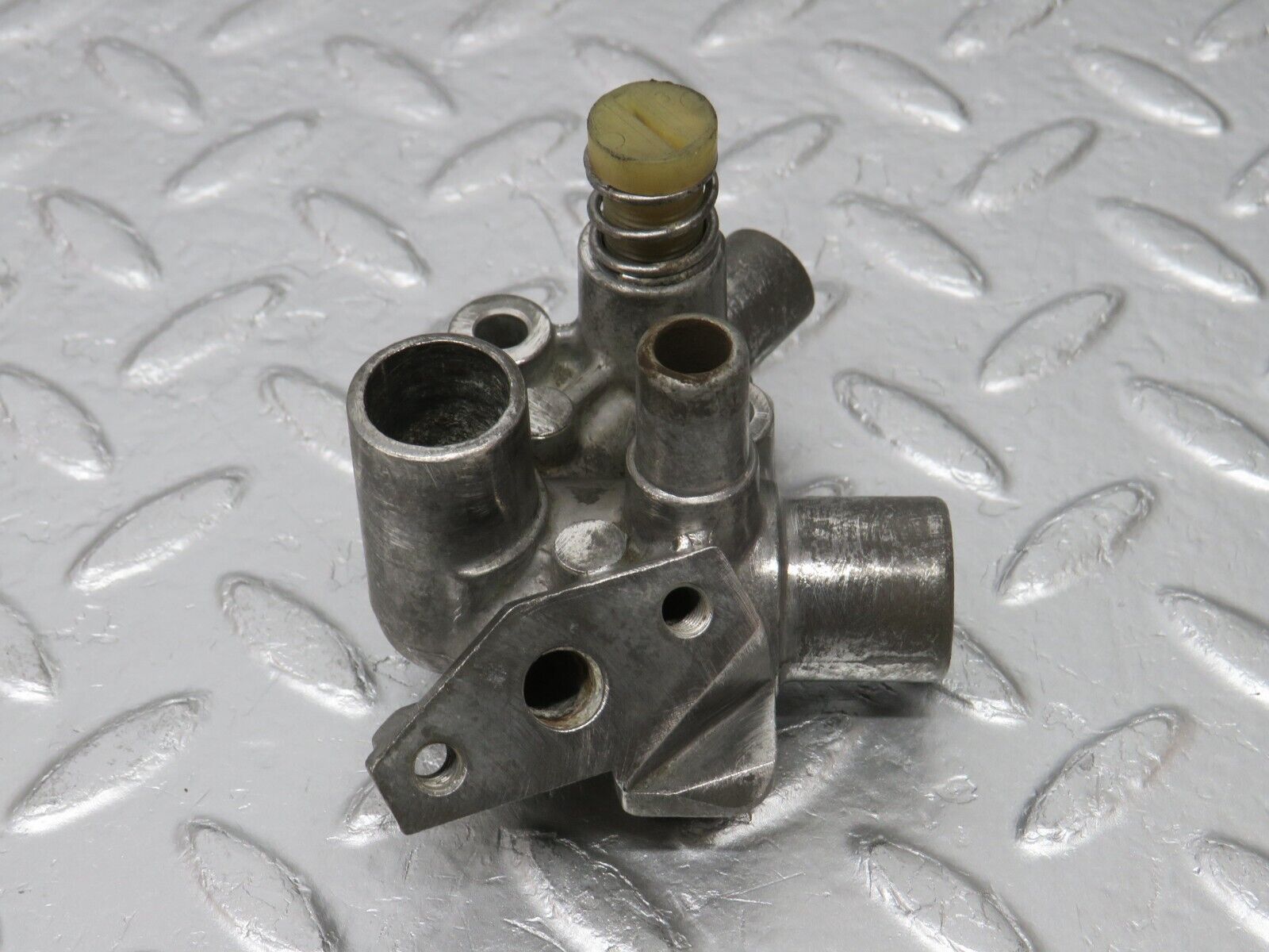 32925 Mercedes-Benz W123 300D Auxiliary Air Valve 1160940712