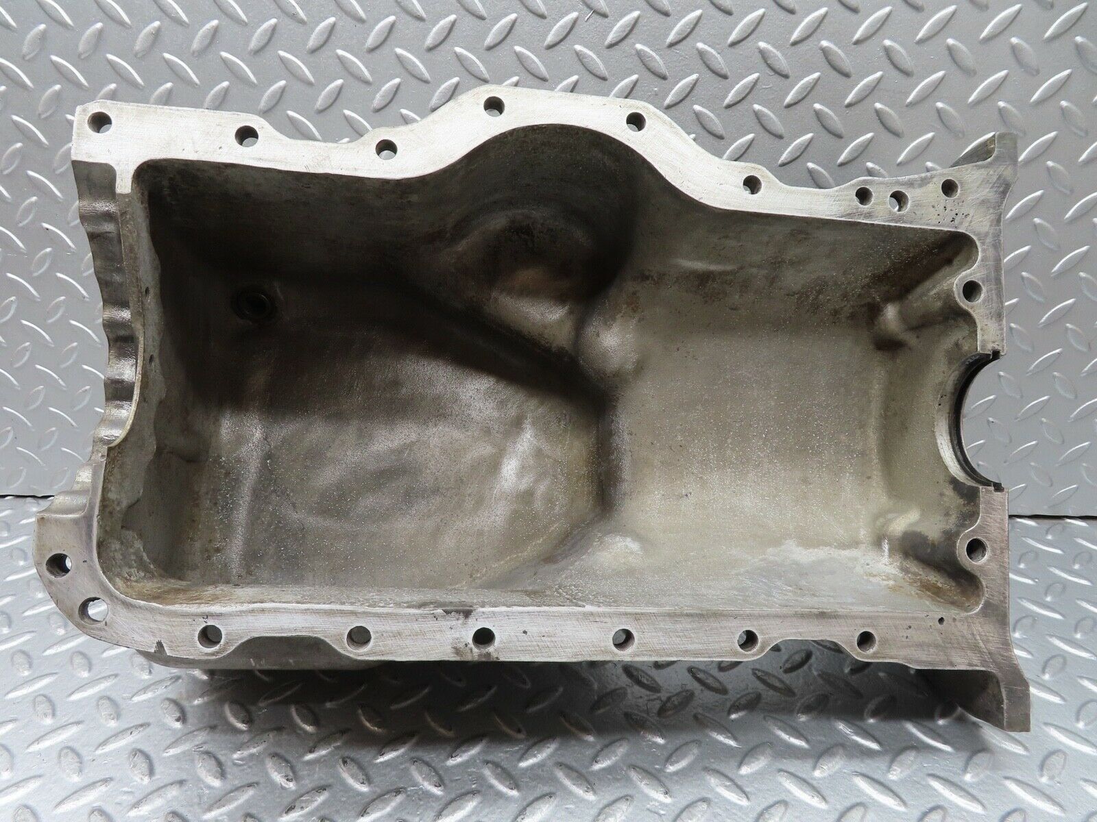 18551 Mercedes-Benz W136 170V Oil Pan Oil Sump 1810101813