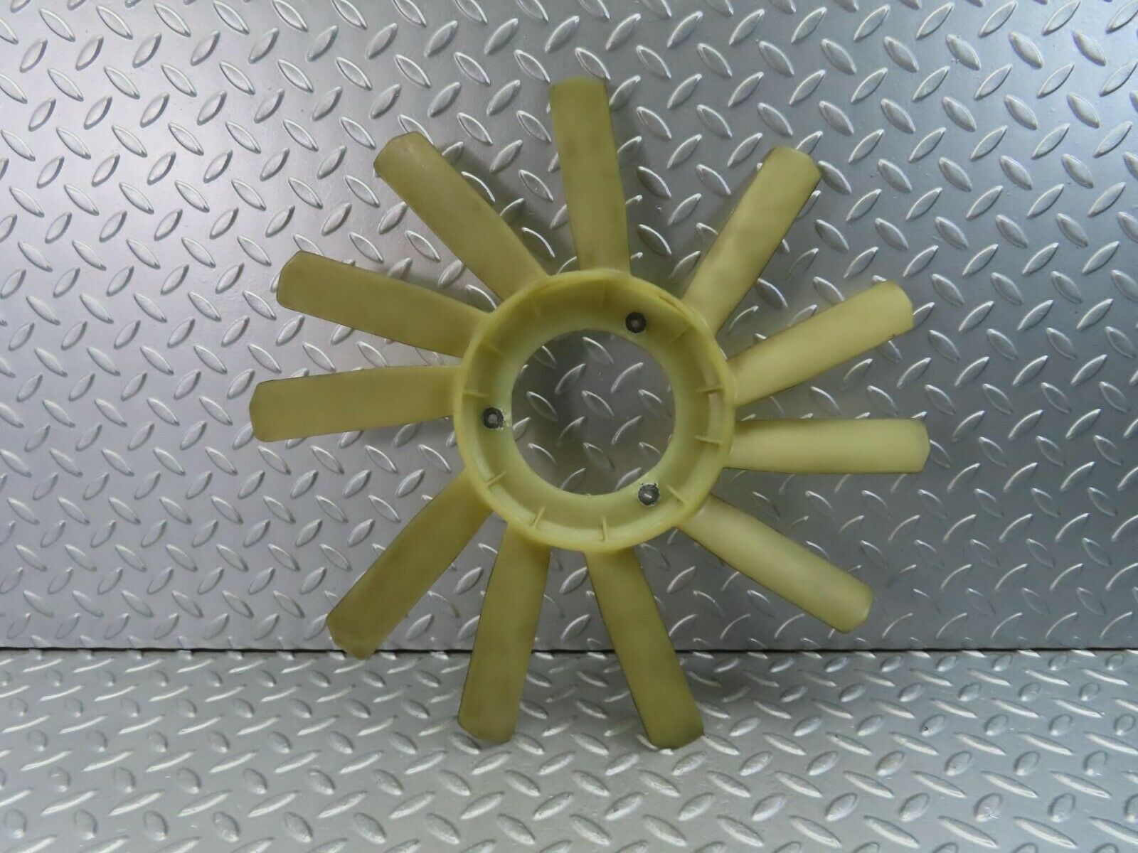 9824 Mercedes-Benz C123 280CE Coupe Engine Cooling Fan 1102050106