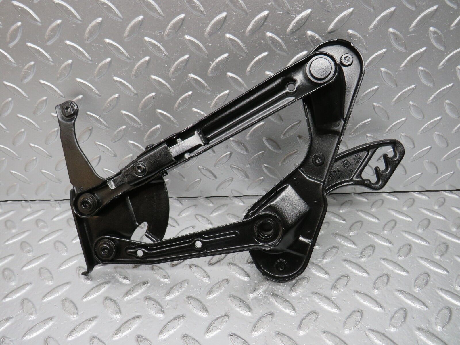 30553 Mercedes-Benz W124 230E Bonnet Hinge Left Side 1298870174