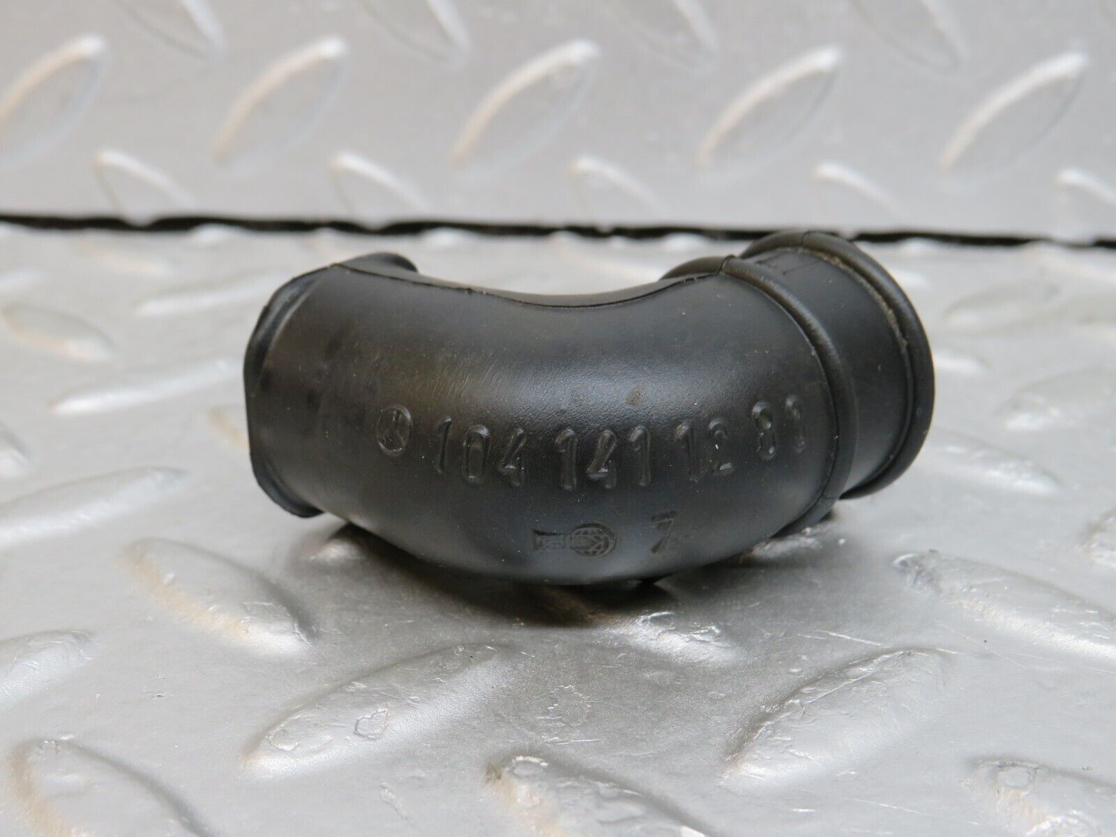 38119 Mercedes-Benz A124 320E Cabriolet Air Pump Hoses 1041411283 1041411383