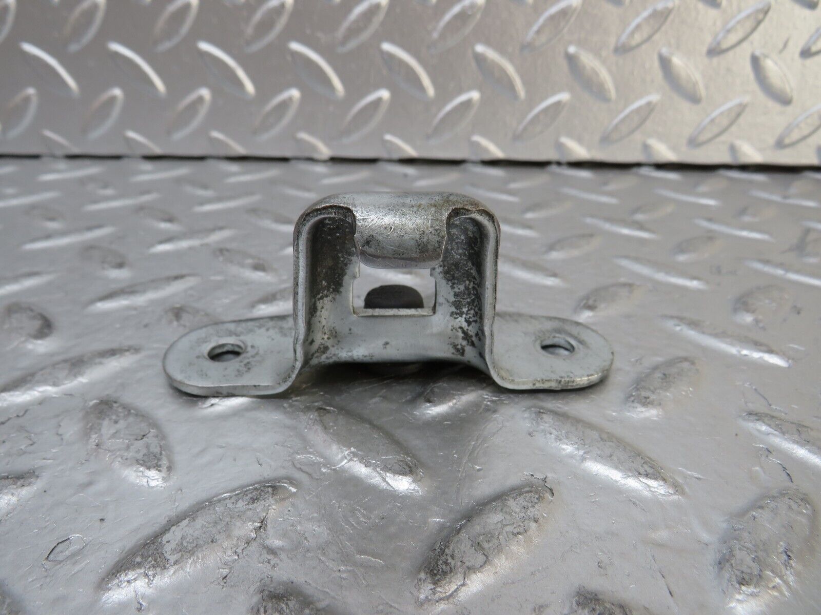 26921 Mercedes-Benz W123 240D Trunk Lock Latch 1237580150