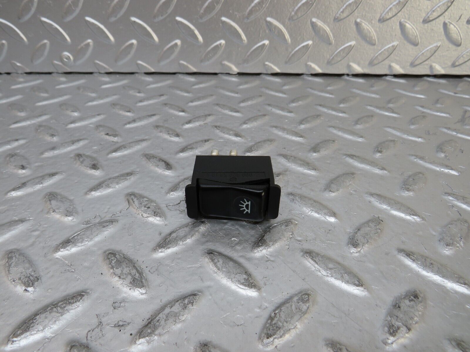 26908 Mercedes-Benz W123 240D Interior Light Switch 0008205910