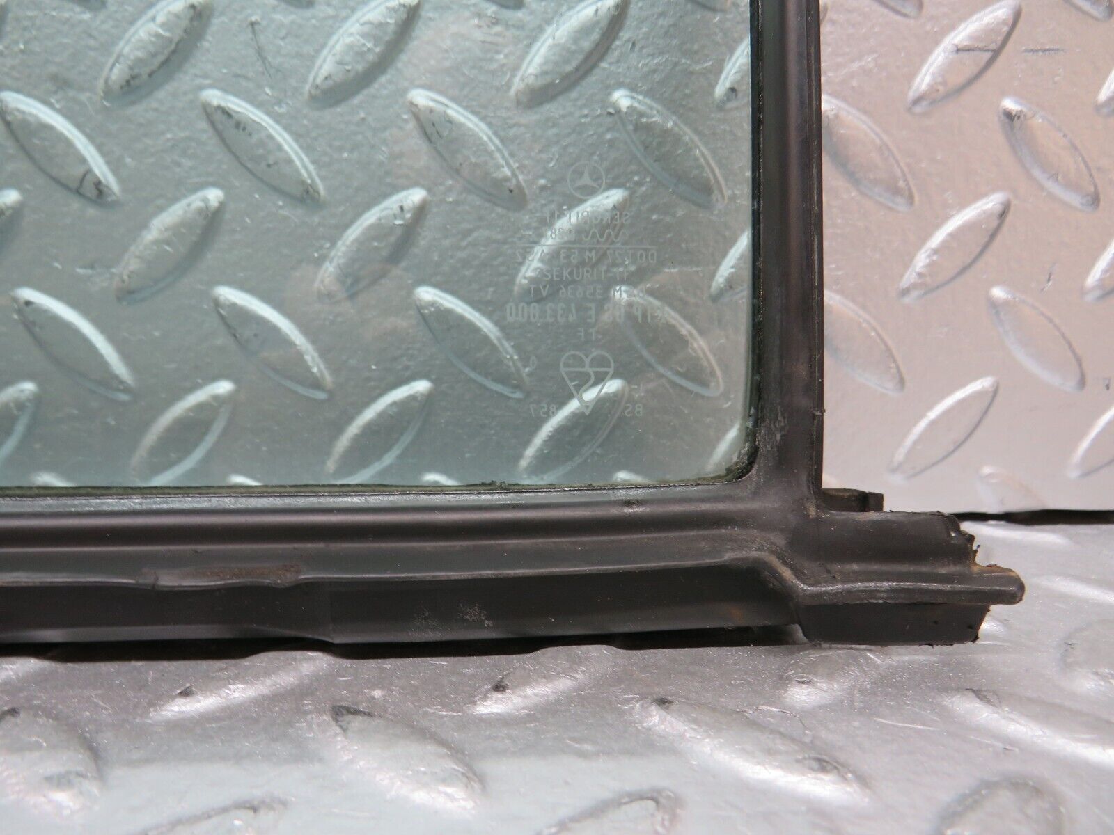 27890 Mercedes-Benz W123 280E Rear Left Quarter Window Glass