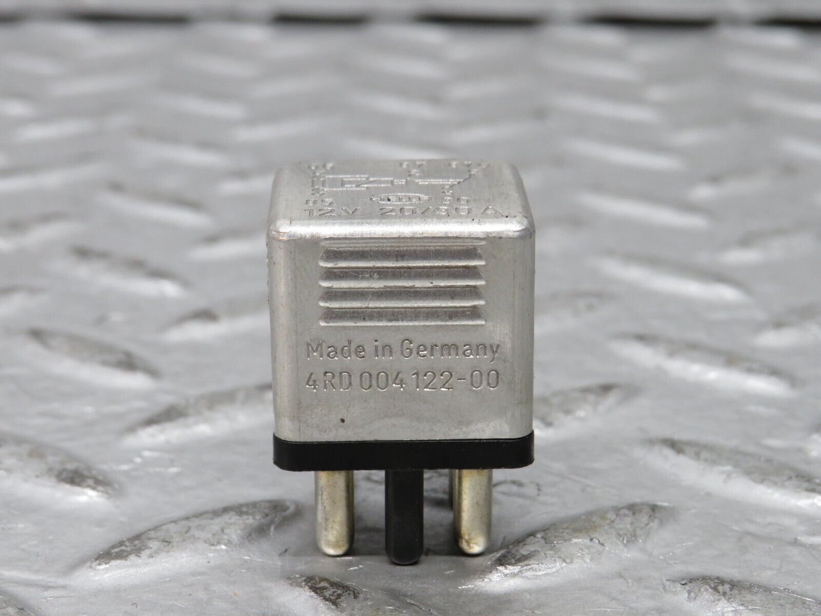 27198 Mercedes-Benz W123 280E Multi Purpose Relay 0015420219