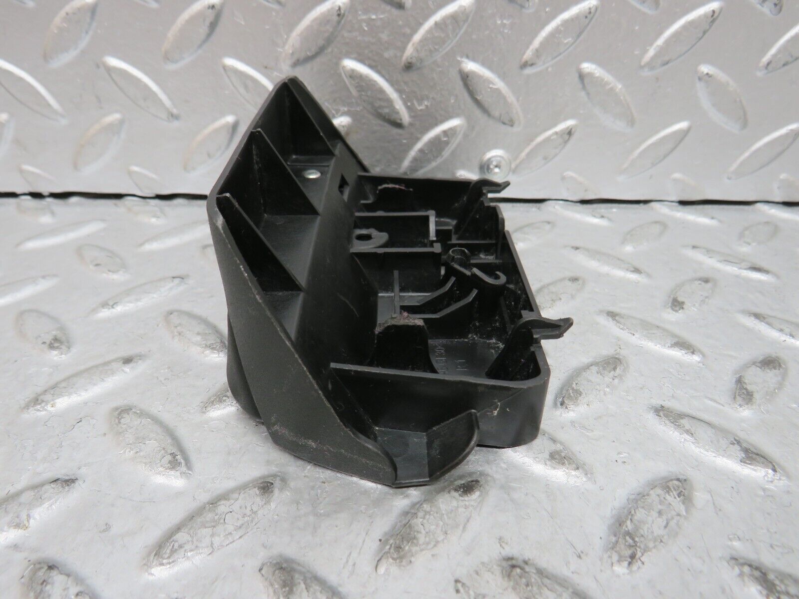 29112 Mercedes-Benz W204 Rear Right Seat Release Handle 2049200264