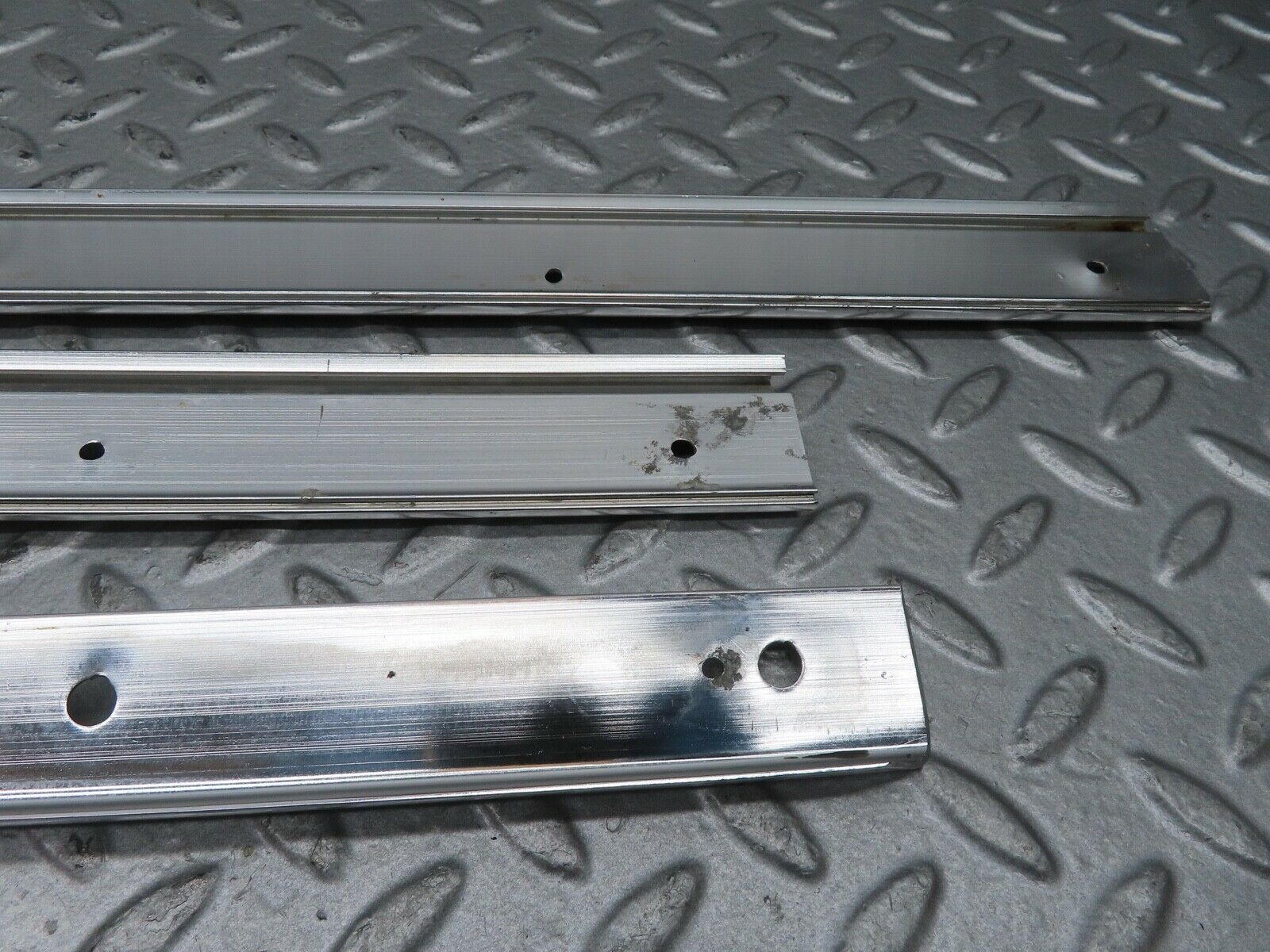 16760 Mercedes-Benz C107 380SLC Roof Chrome Moulding Trim Left Side