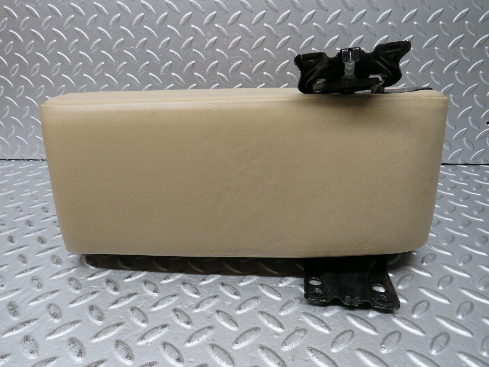 28983 Mercedes-Benz C124 220CE Rear Centre Armrest Beige 1249240237