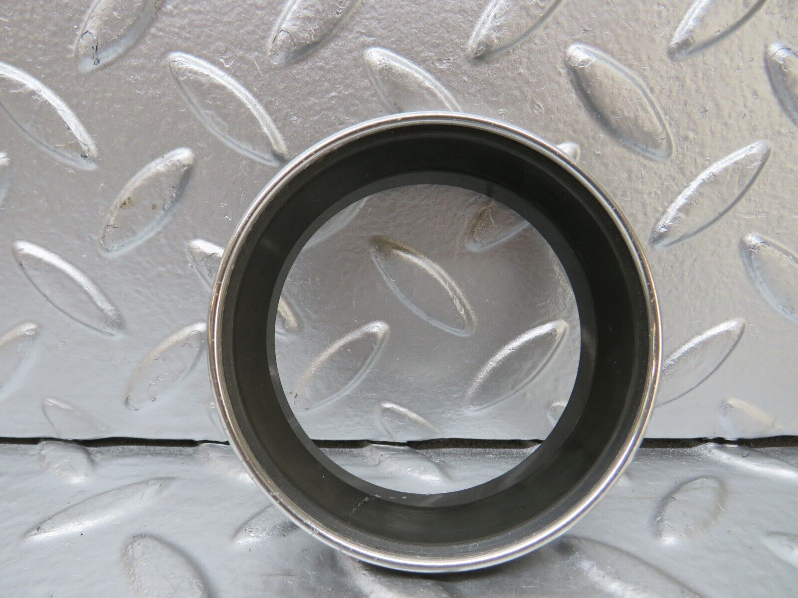 25594 Mercedes-Benz W123 200 Dashboard Air Vent Chrome Bezel