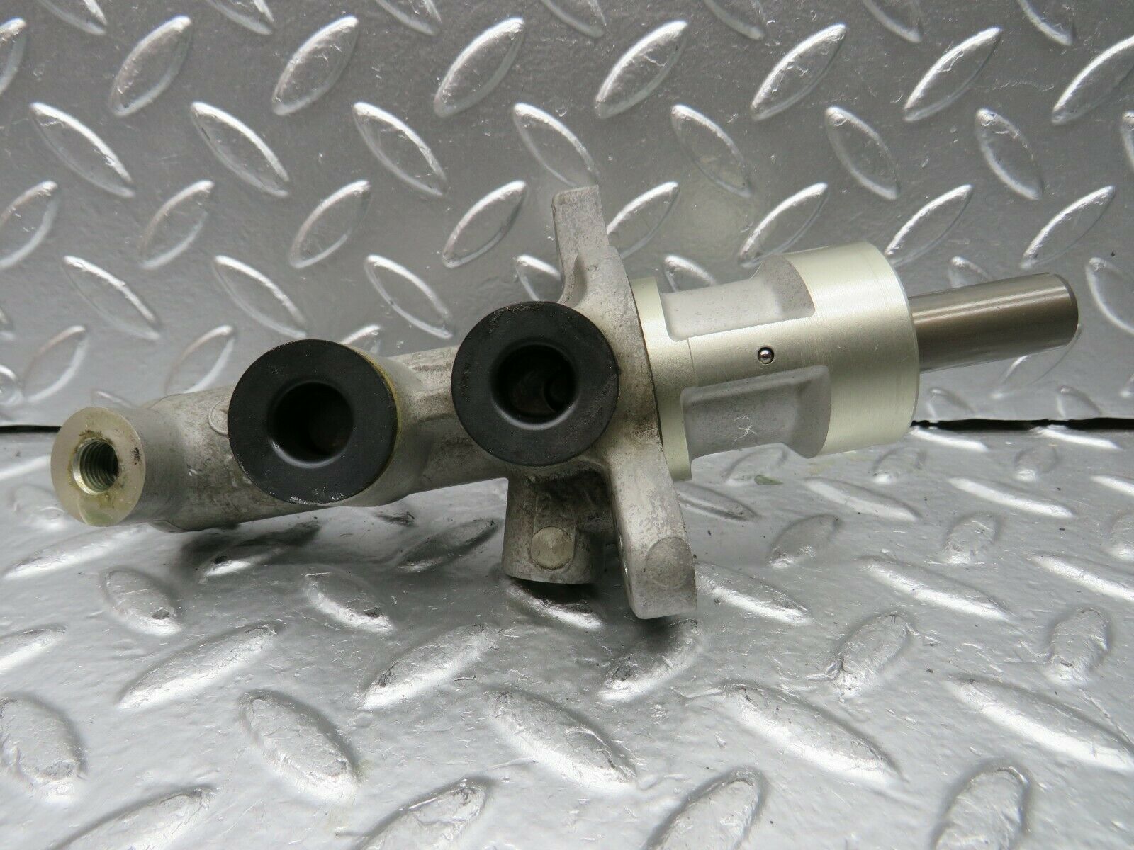 22414 Mercedes-Benz C124 E220 Coupe Brake Master Cylinder