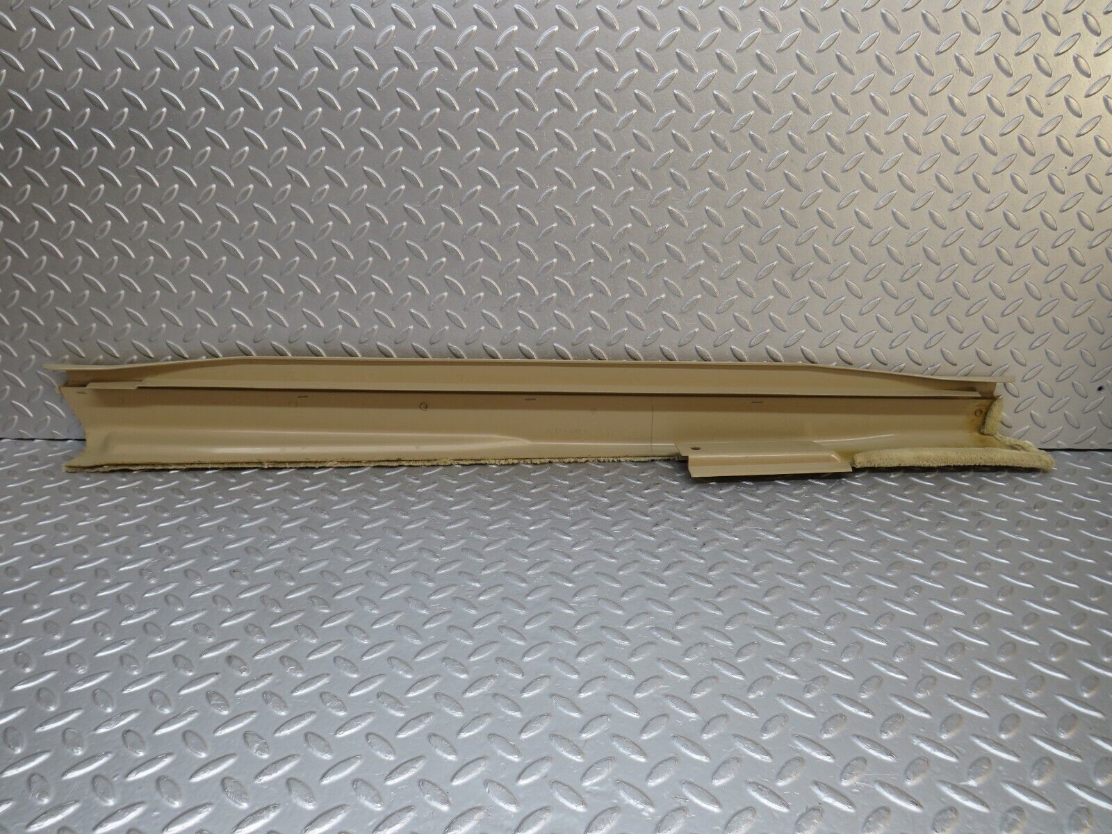 38284 Mercedes-Benz R129 280SL Coupe Right Door Sill Cover Beige 1296800235