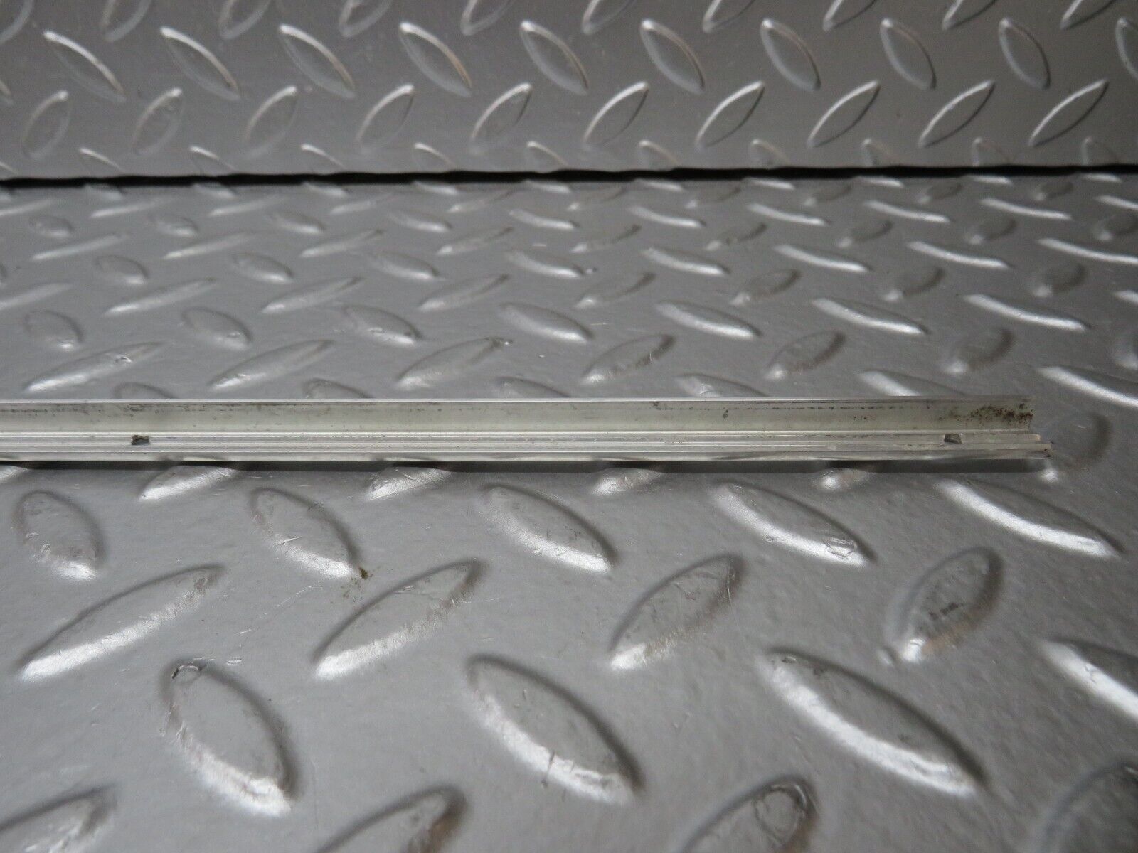 31268 Mercedes-Benz S124 220TE Wagon Sunroof Chrome Trim