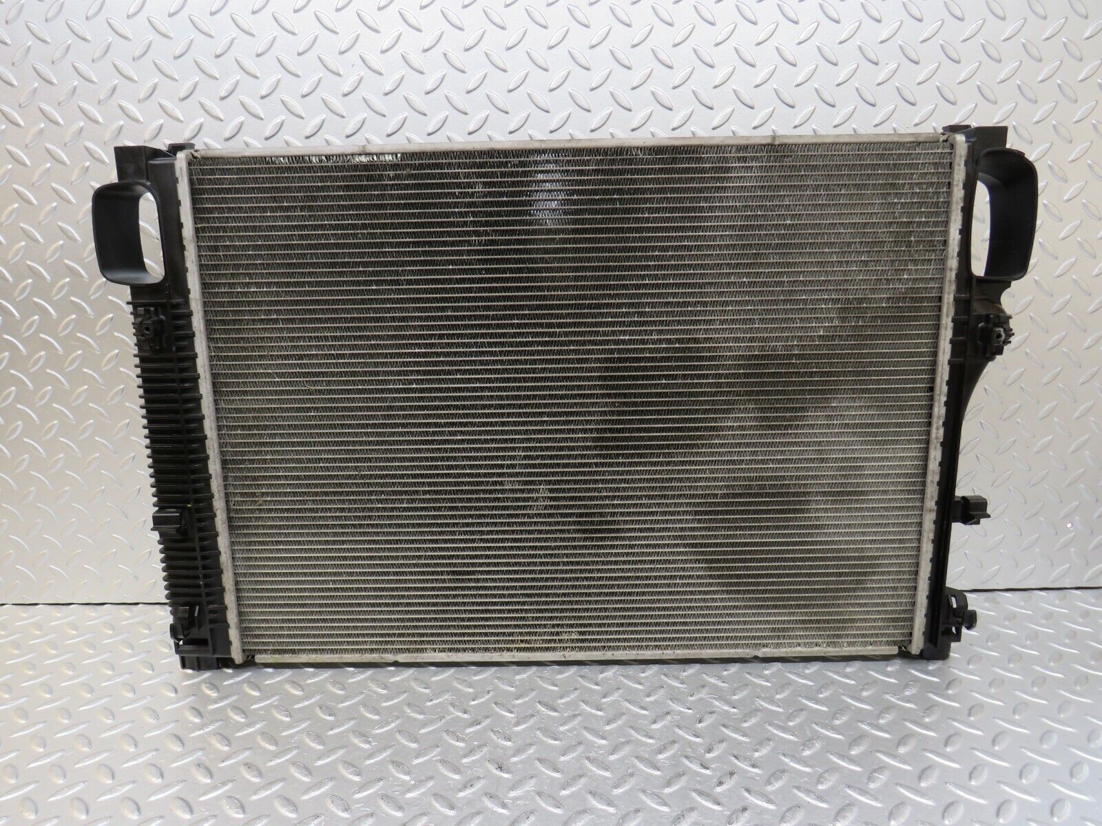 35118 Mercedes-Benz W221 Engine Coolant Radiator Valeo 2215000203