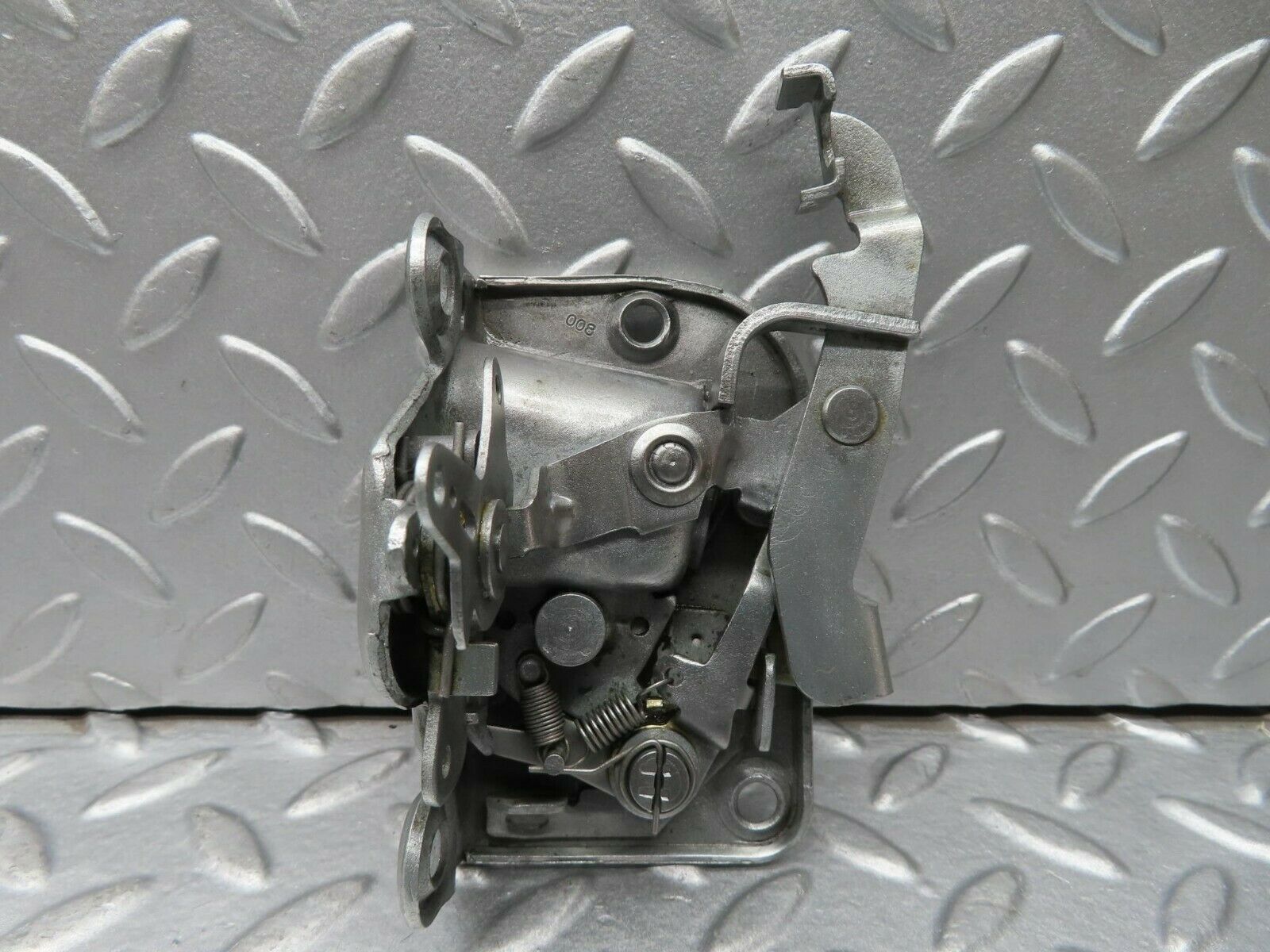16694 Mercedes-Benz C107 380SLC Left Door Lock Mechanism
