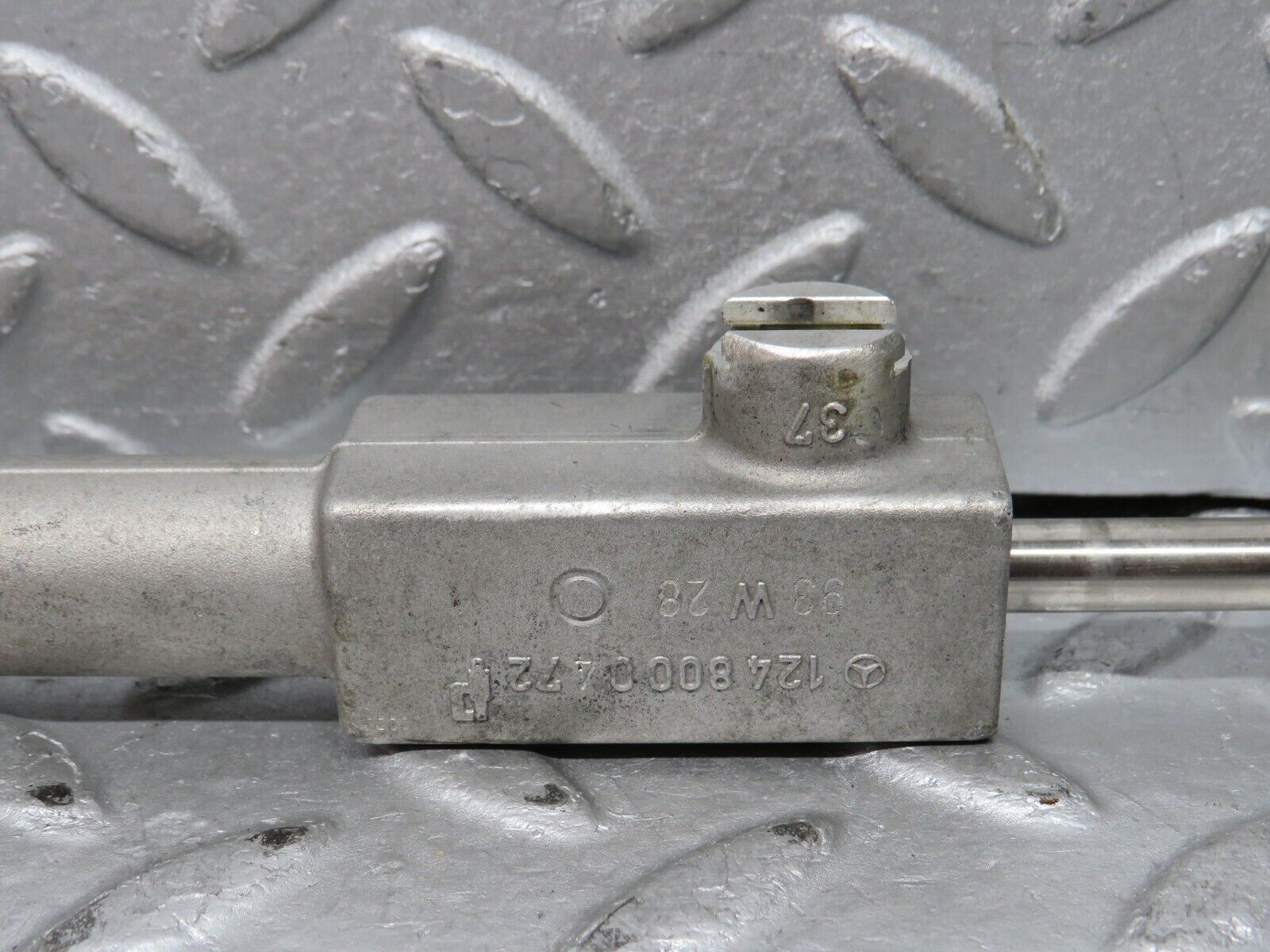 37941 Mercedes-Benz A124 320E Cabriolet Roof Folding Hydraulic Cylinder Left 1248000472