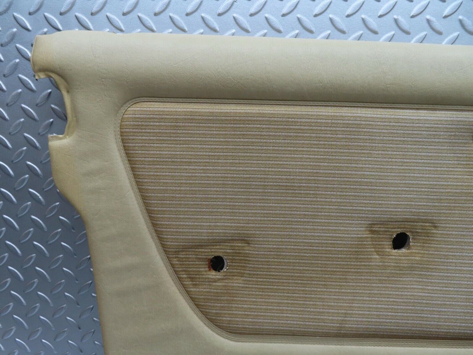 13509 Mercedes-Benz W123 200 Front Left Door Card Cream