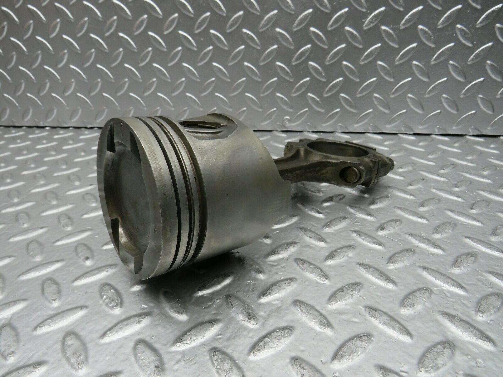 22797 Mercedes-Benz C107 450SLC Coupe Piston With Connecting Rod 92.48 mm