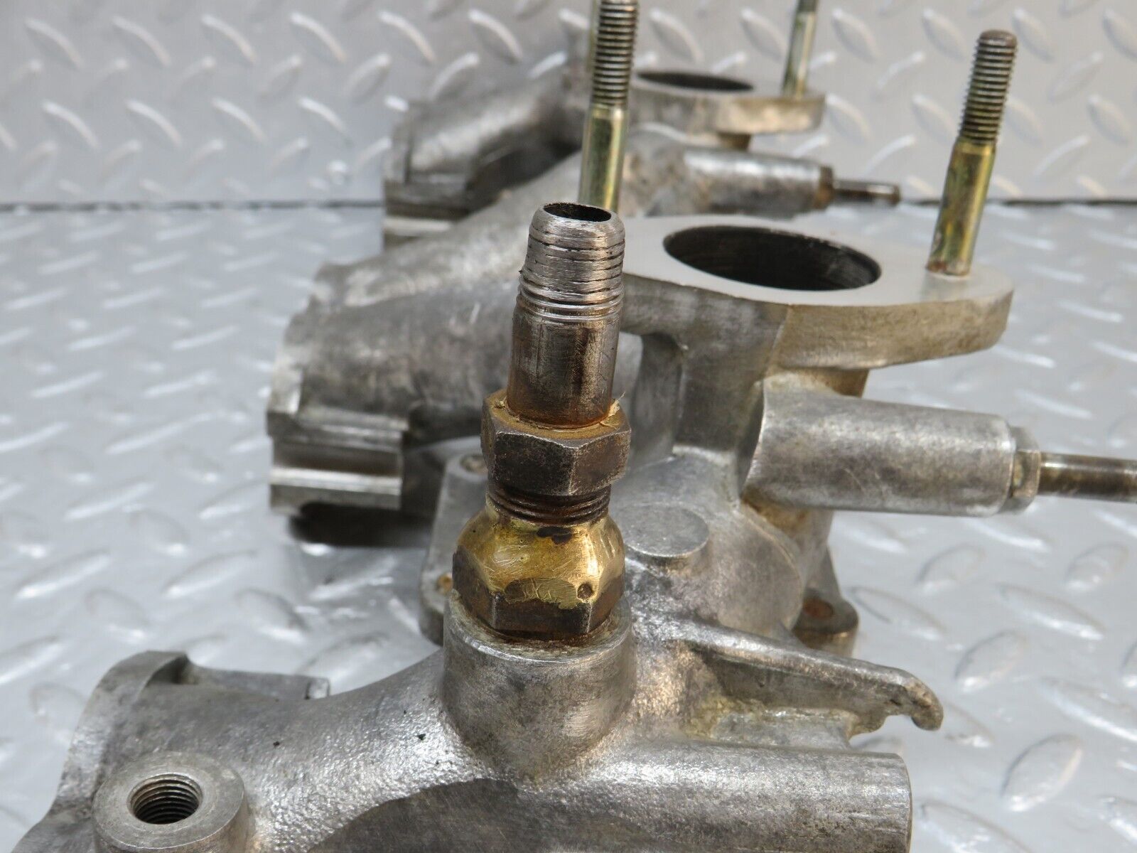 40354 Mercedes-Benz W110 230 Intake Manifold 1801413301