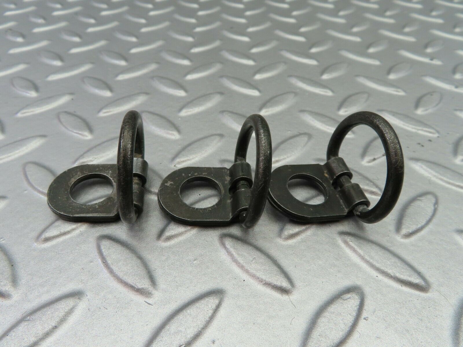 6797 Mercedes-Benz S124 E220 Wagon Trunk Cargo Hook Clip