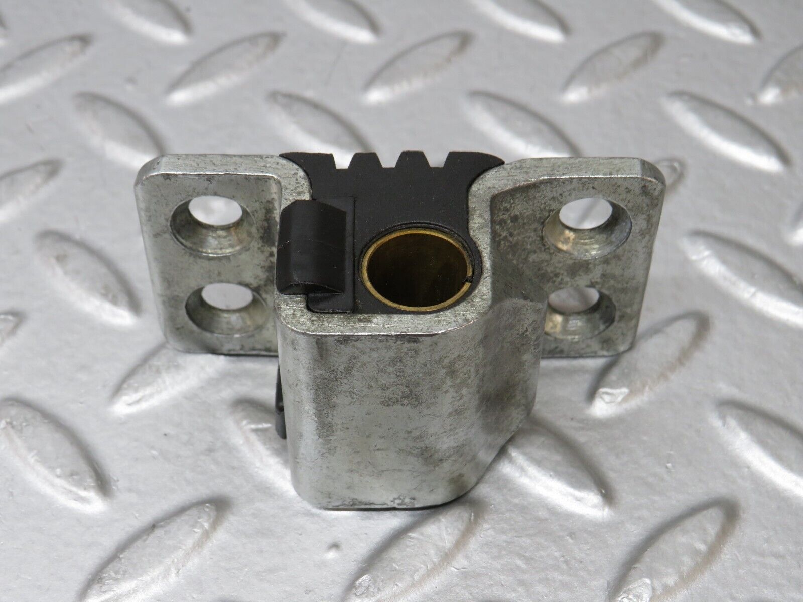 36129 Mercedes-Benz W126 420SE Door Lock Latch Right Side