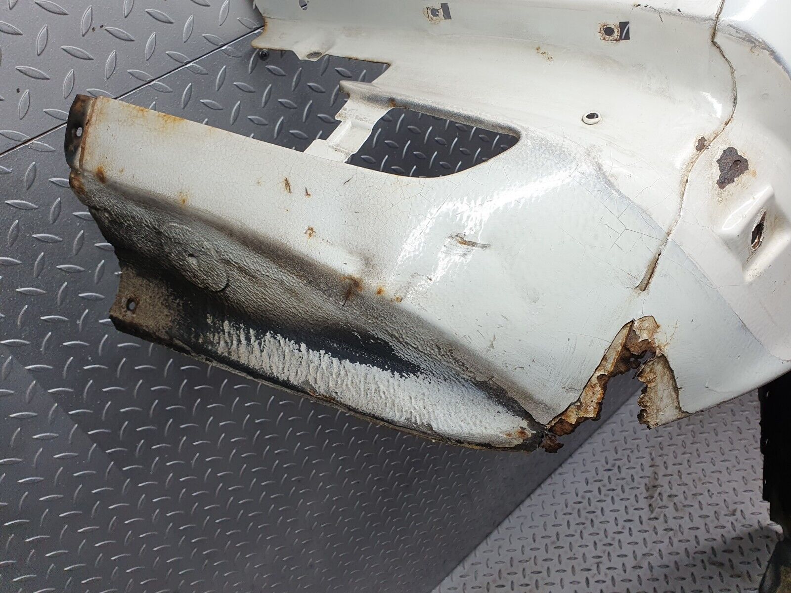 40810 Mercedes-Benz W123 300D Front Left Wing Fender