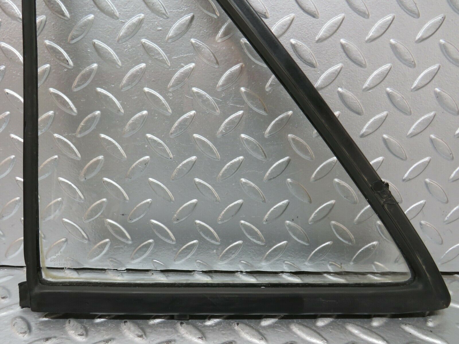 23651 Mercedes-Benz W114 280E Rear Right Quarter Window