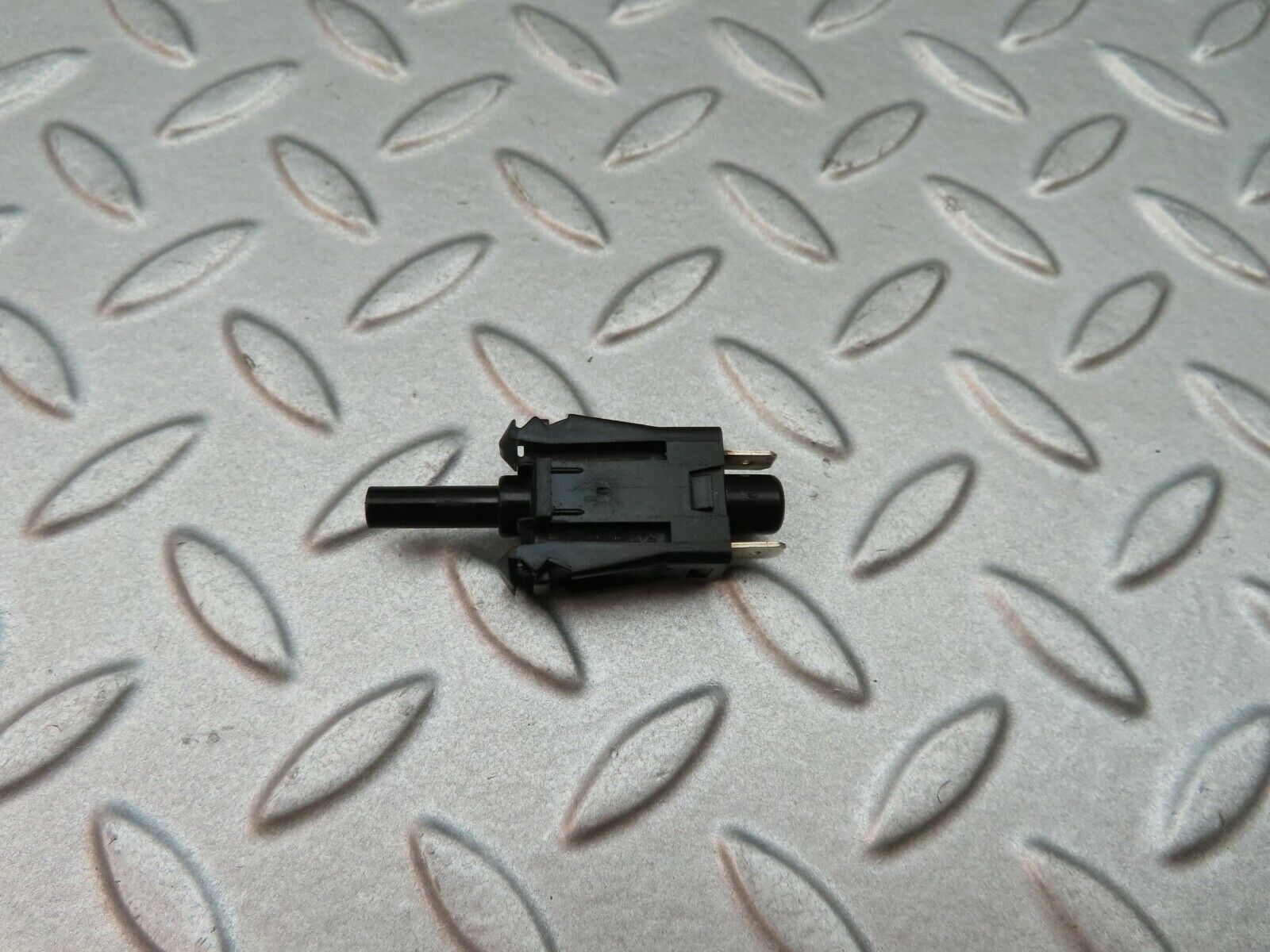 5761 Mercedes-Benz W123 200 Door Contact Switch 0015458714