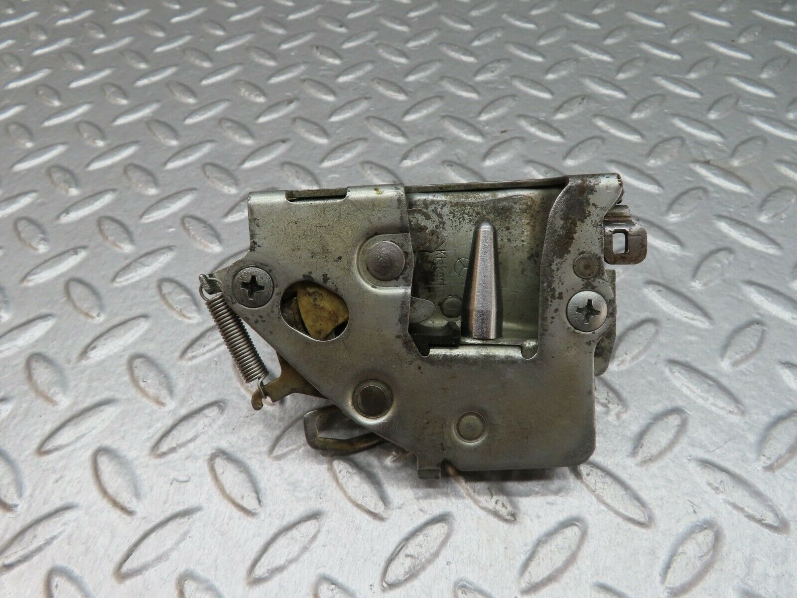 18040 Mercedes-Benz W123 200 Rear Right Door Lock Mechanism