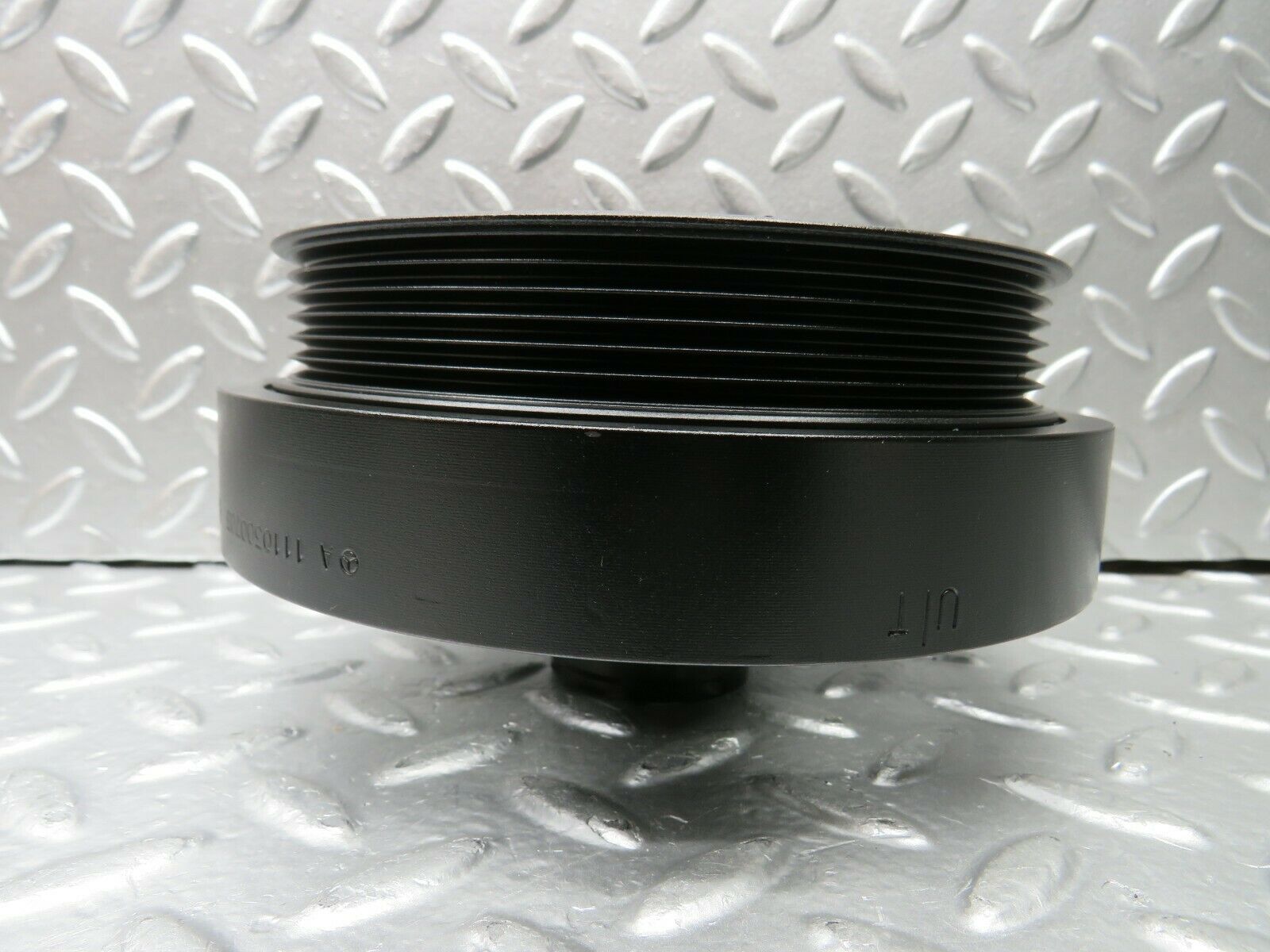 22549 Mercedes-Benz C124 E220 Crankshaft Vibration Damper Pulley 1110300703