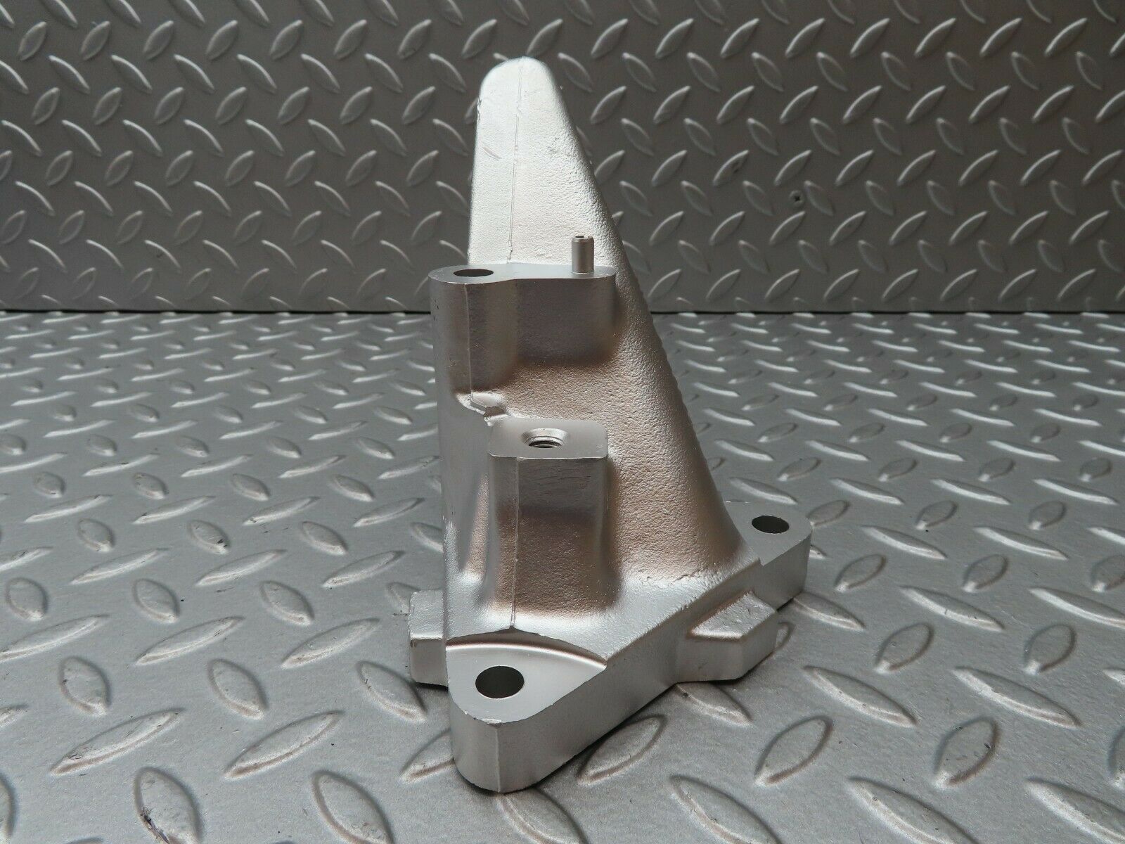 4399 Mercedes-Benz W123 230E Engine Mount Bracket Left Side 1022230504