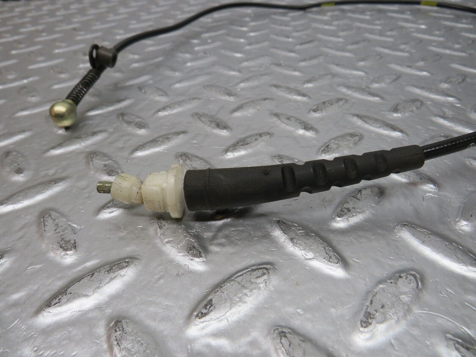 30489 Mercedes-Benz W124 230E Gearbox Cable 1242600351