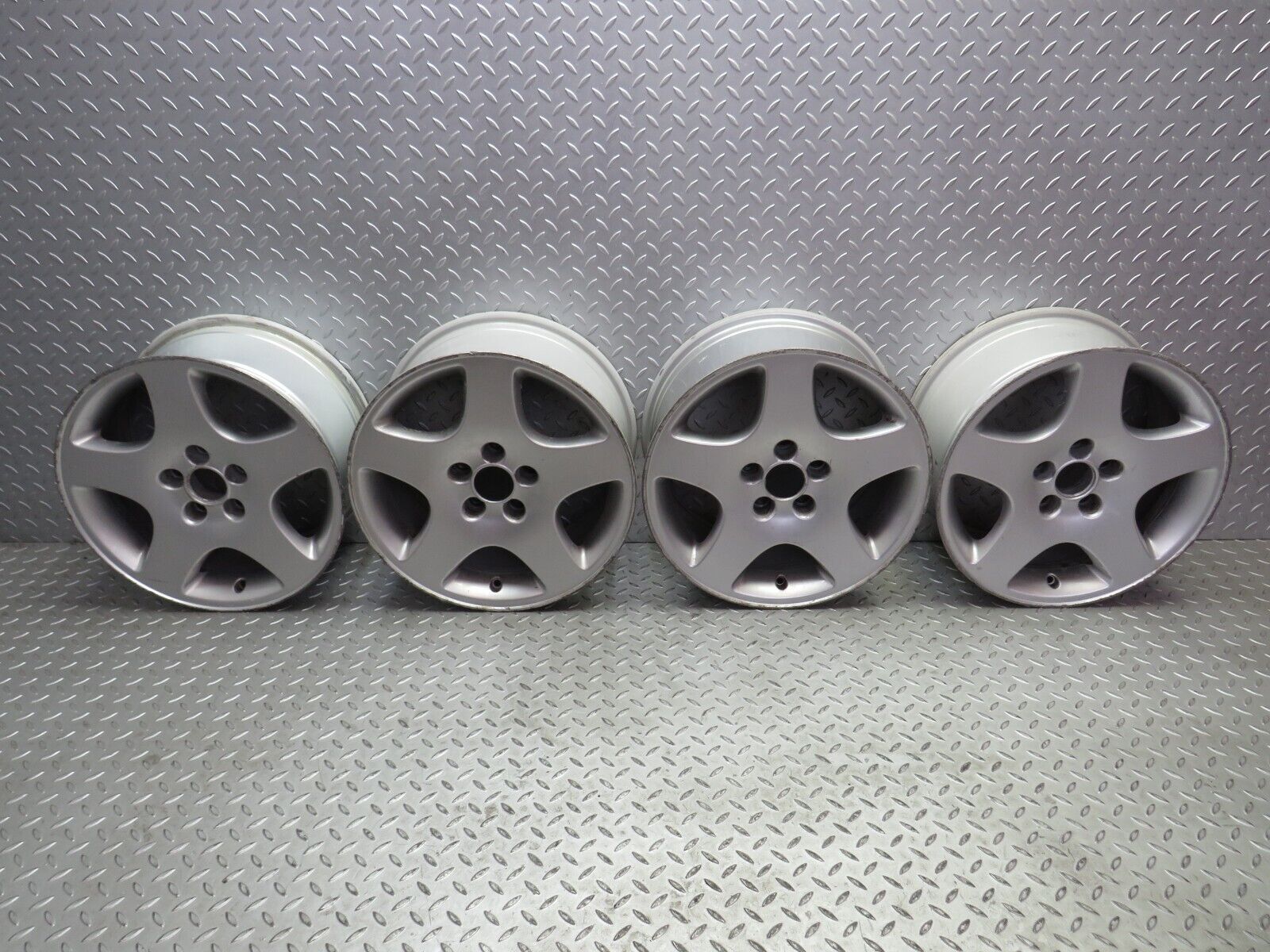 36445 Mercedes-Benz Alloy Wheel Set 7.5Jx16 H2 ET35 Z5275635