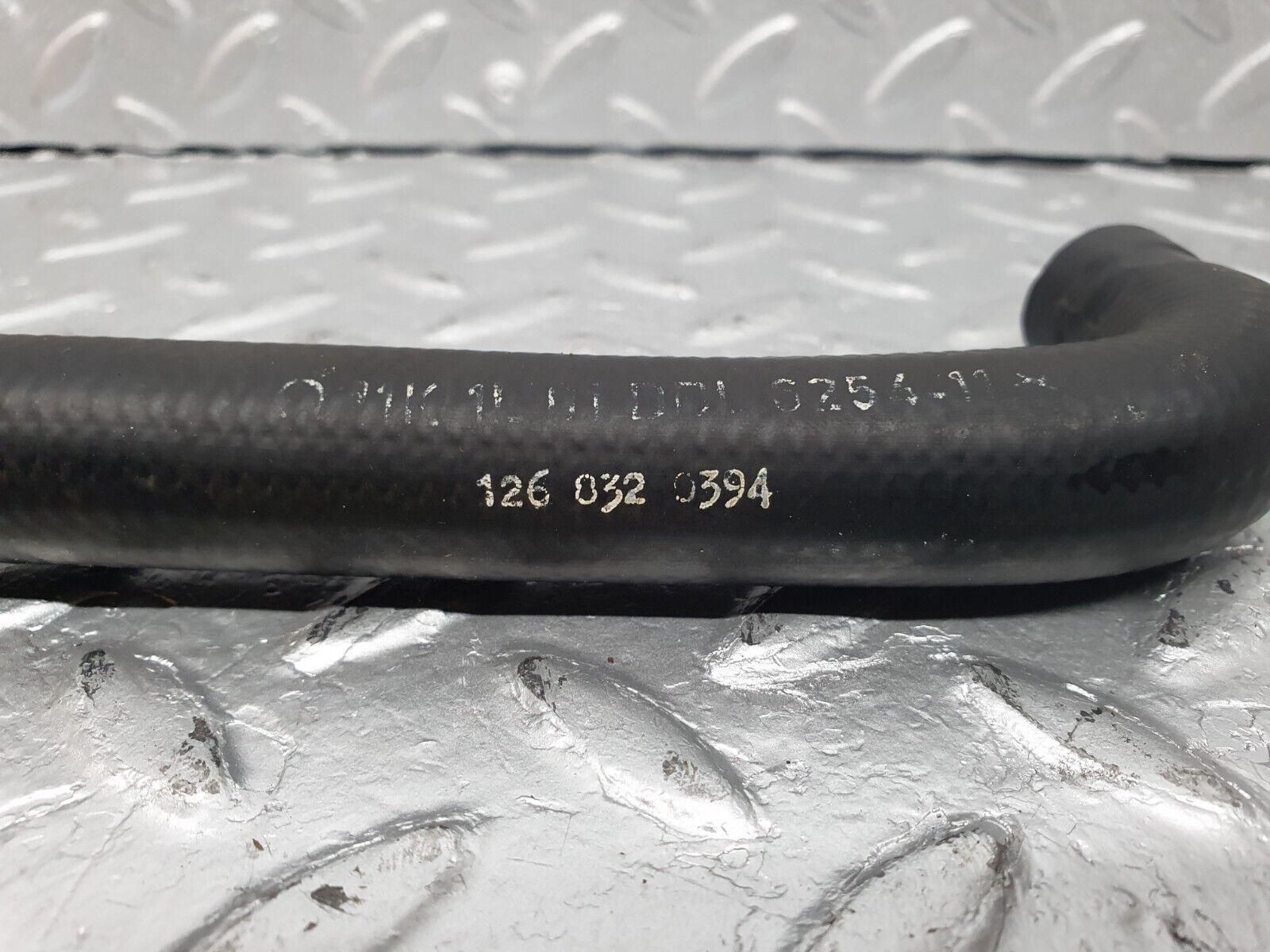 40983 Mercedes-Benz W126 300SE Heater Hose 1260320394