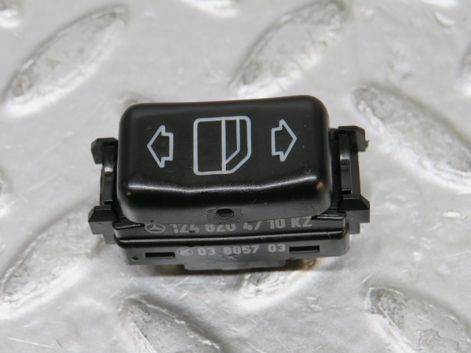 32467 Mercedes-Benz S124 300TE Wagon Electric Window Switch Right 1248204710