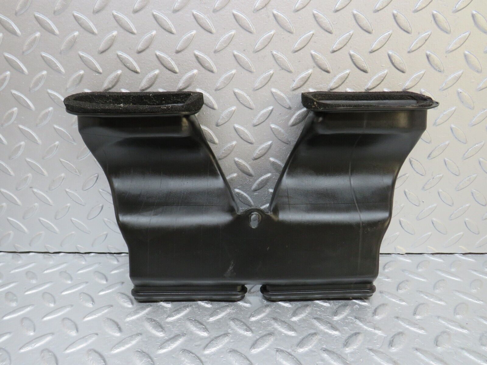 37022 Mercedes-Benz C126 420SEC Coupe Dashboard Centre Air Vent 1268310036