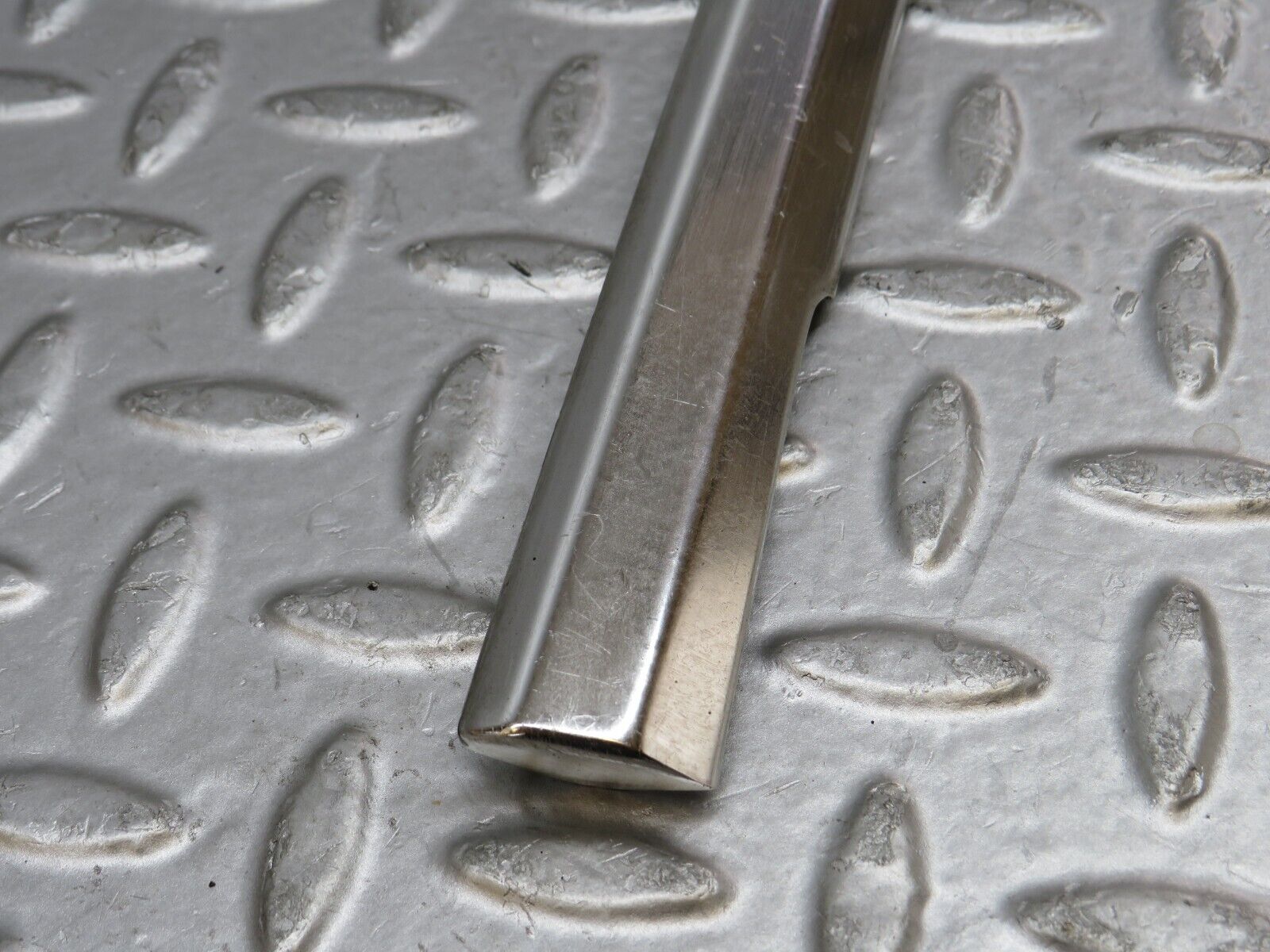 36294 Mercedes-Benz W126 420SE Front Left Door Chrome Moulding Trim