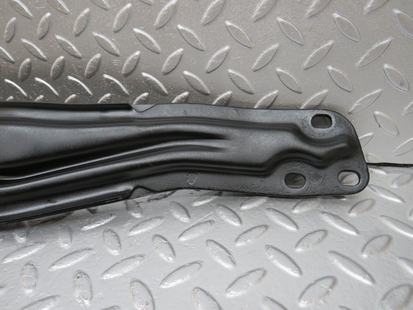 34650 Mercedes-Benz C126 380SEC Coupe Gearbox Mount Bracket