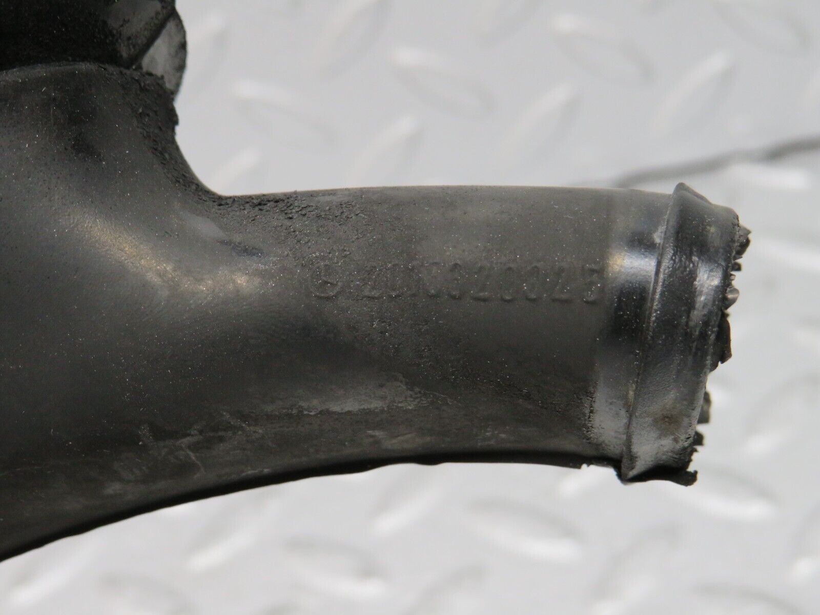 36661 Mercedes-Benz W201 190E 2.0L Heater Water Drain 2018320025