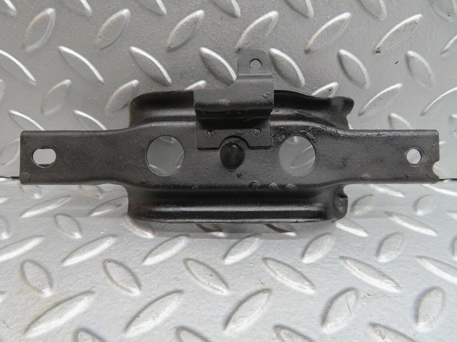 13881 Mercedes-Benz C107 280SLC Cardan Shaft Drive Shaft Bracket