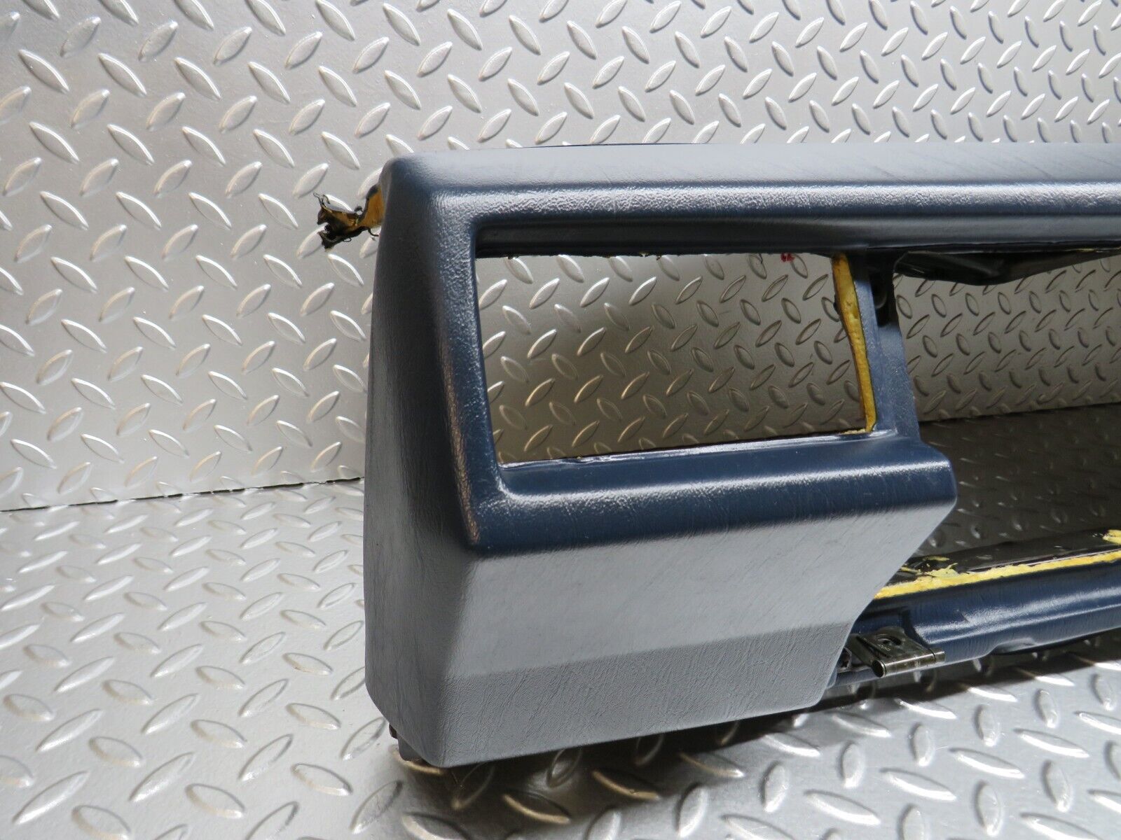 25166 Mercedes-Benz W201 190D Dashboard Blue