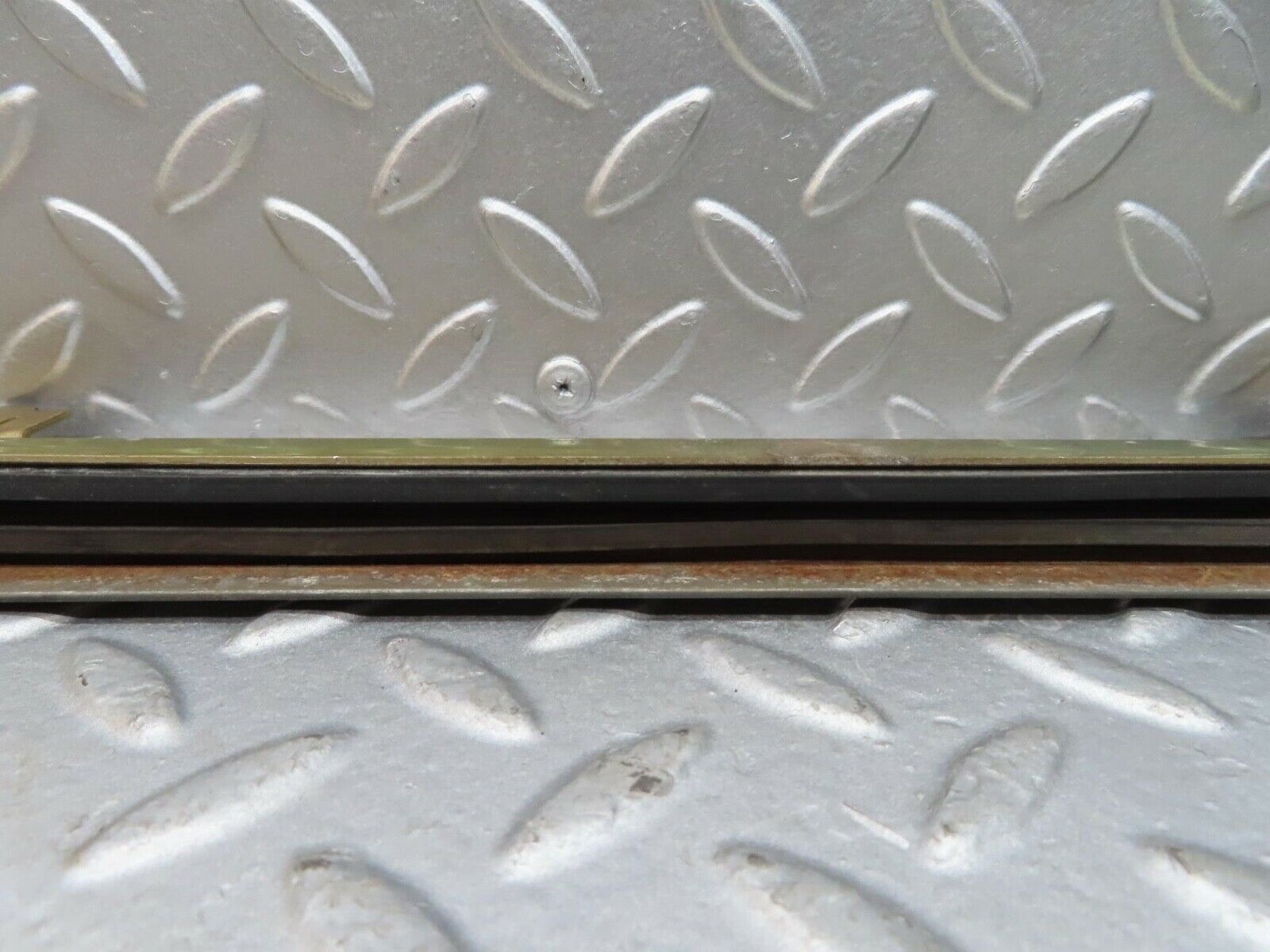 1110 Mercedes-Benz C123 230CE Coupe Front Right Door Window Bottom Rail