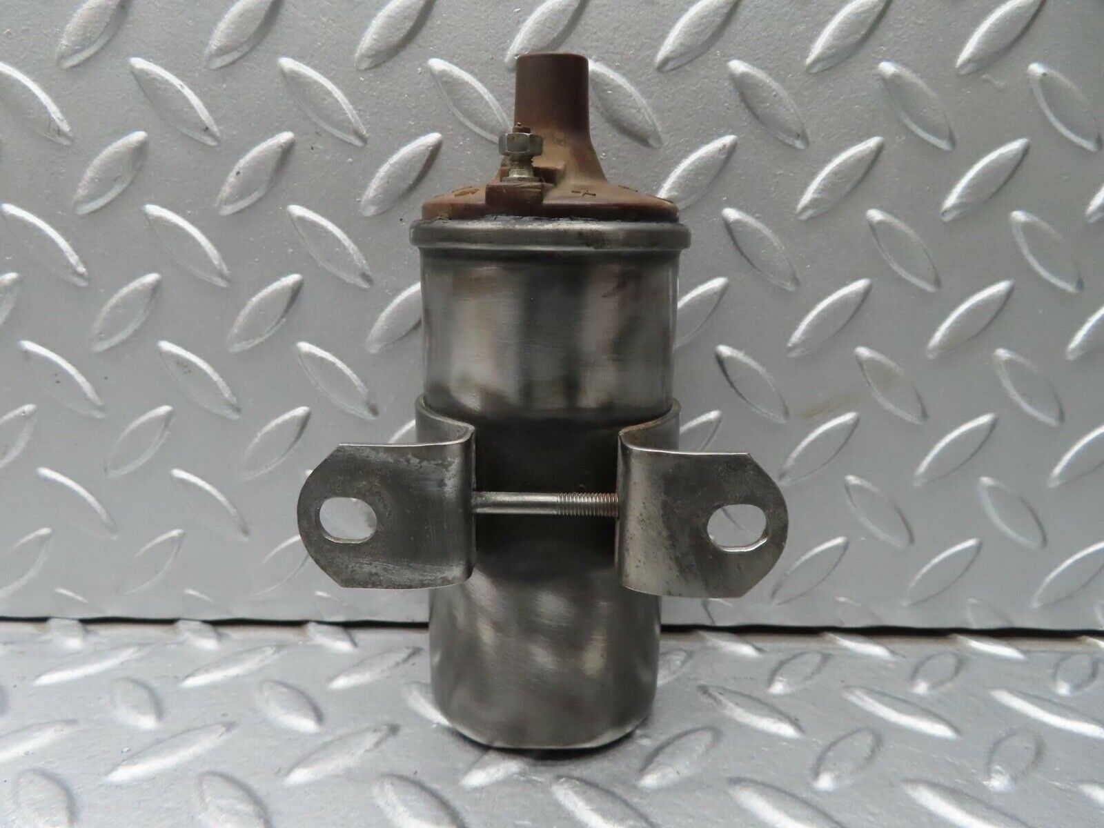 12821 Mercedes-Benz W111 220SE Ignition Coil Bosch 0221102050