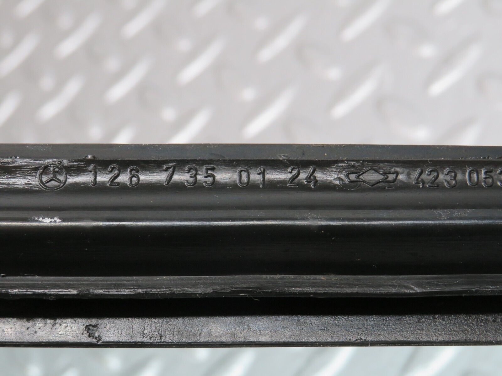 33141 Mercedes-Benz W126 Rear Left Quarter Window Glass 1267350124